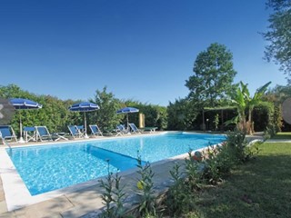 Casa Indipendente in Affitto a Pietrasanta, zona pietrasanta, 60'000€, 250 m²