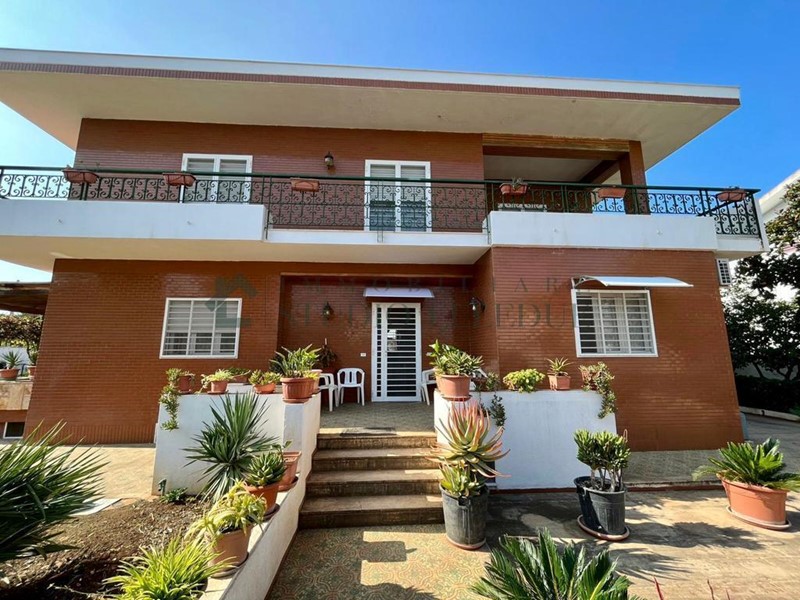 Casa Indipendente in Vendita a Bari, 429'000€, 463 m²