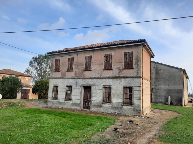 Rustico in Vendita a Ferrara, zona San Bartolomeo in Bosco, 110'000€, 660 m²
