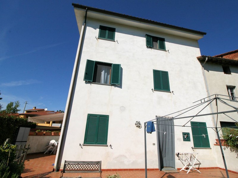 Casa Semi Indipendente in Vendita a Altopascio, 150'000€, 142 m²