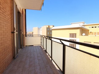 Appartamento in Vendita a Siracusa, zona via Padova, 120'000&euro;, 160 m²