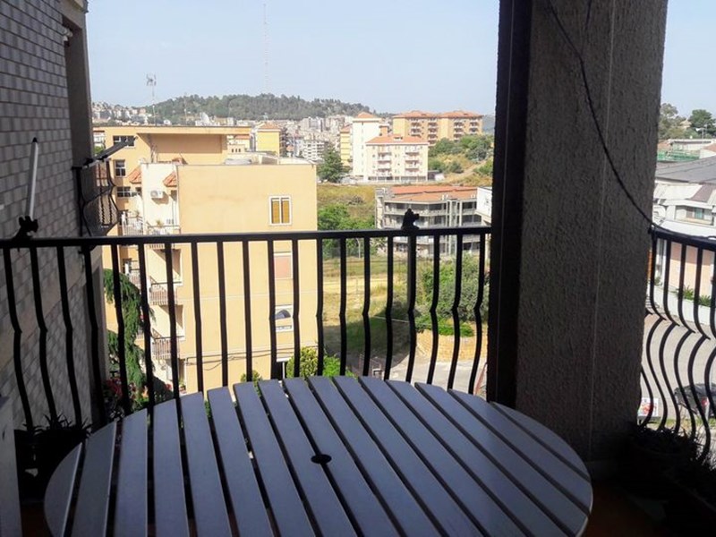 Appartamento in Vendita a Caltanissetta, 128'000€, 151 m²