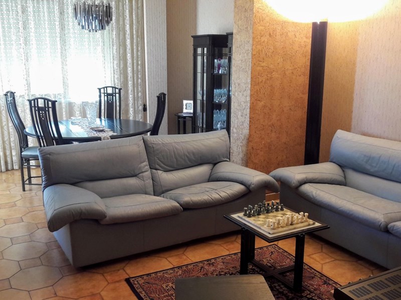 Appartamento in Vendita a Caltanissetta, 128'000€, 151 m²