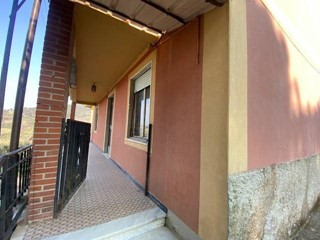 Casa Indipendente in Vendita a Sarzana, 190'000&euro;, 240 m²