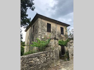 Casa Indipendente in Vendita a Fivizzano, zona Terenzano, 115'000€, 180 m²