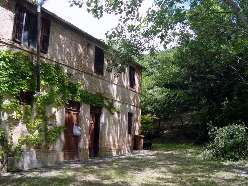 Casa Indipendente in Vendita a Fermo, 270'000€, 300 m², con Box