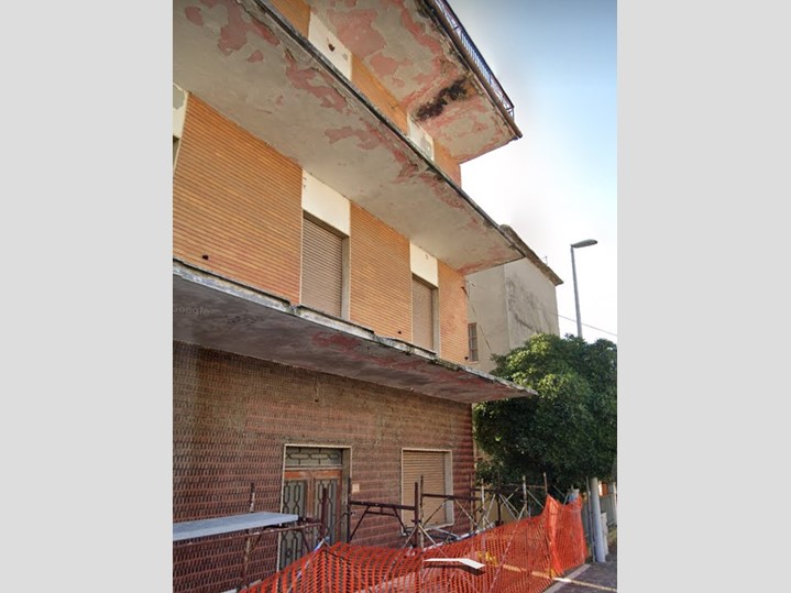 Casa Indipendente in Vendita a Alba Adriatica, 900'000€, 1500 m²