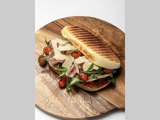 Attività commerciale in Vendita a Massa, 30'000€, 60 m²