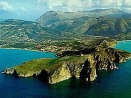 Attività commerciale in Vendita a Centola, zona Palinuro, 18'000'000&euro;, 6500 m², arredato