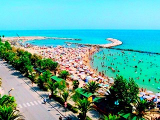 Attività commerciale in Vendita a Martinsicuro, 3'200'000€, 2000 m², arredato