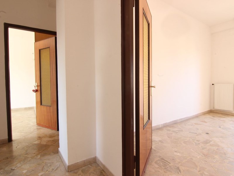 Appartamento in Vendita a Siracusa, zona via Padova, 120'000&euro;, 160 m²