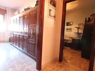 Trilocale in Vendita a Siracusa, zona viale Teracati, 135'000&euro;, 140 m²