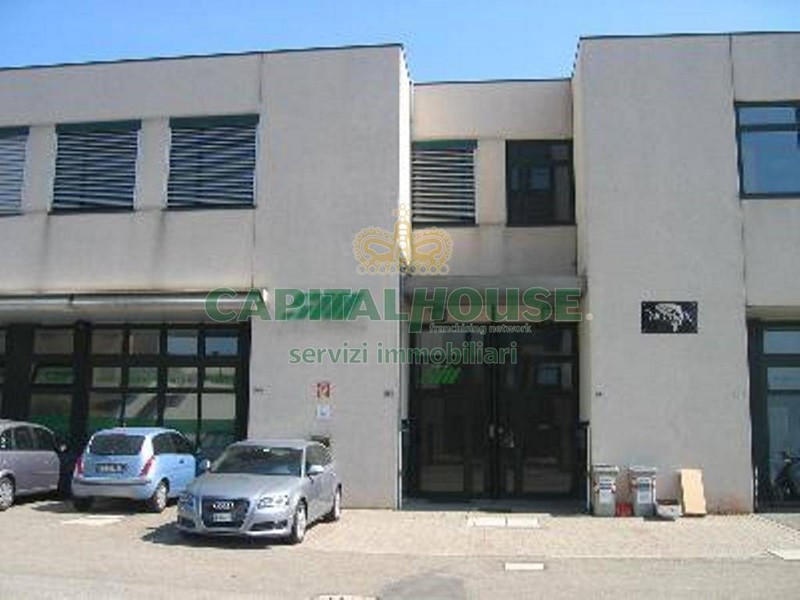 Immobile commerciale in Vendita a Bologna, 275'000€, 225 m²