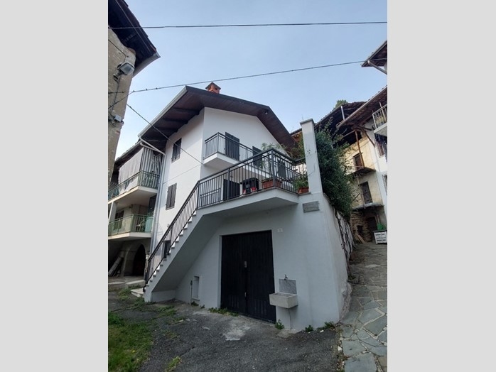 Casa Semi Indipendente in Vendita a Val di Chy, 50'000€, 79 m²