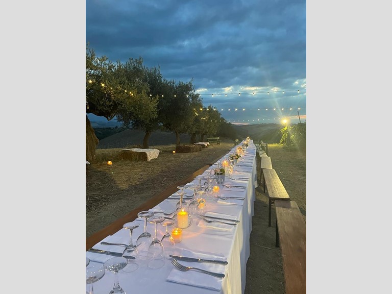 Attività commerciale in Affitto a Città Sant'Angelo, 1'800€, 10 m², arredato