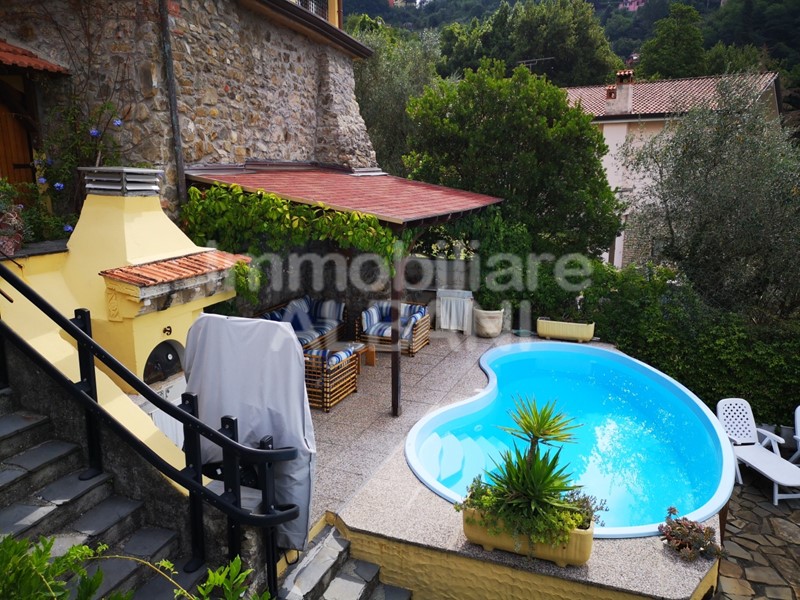 Casa Indipendente in Vendita a Bolano, 498'000&euro;, 300 m²