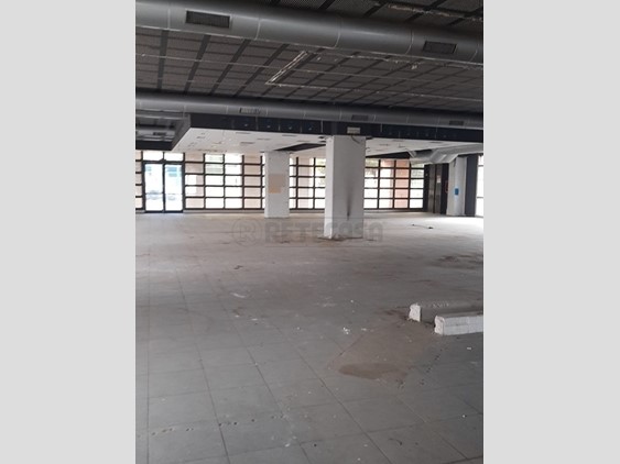 Immobile commerciale in Affitto a Vicenza, 1750 m²