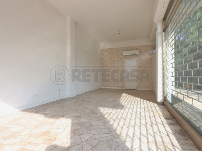 Immobile commerciale in Affitto a Montegalda, 350€, 133 m²