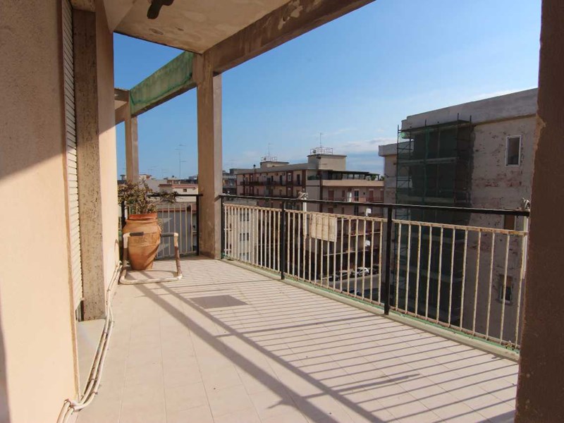Trilocale in Vendita a Siracusa, zona viale Zecchino, 90'000&euro;, 122 m²