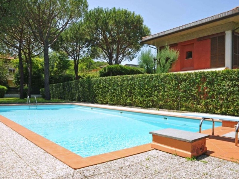 Villa bifamiliare in Vendita a Massa, zona Poveromo, 830'000€, 180 m², arredato