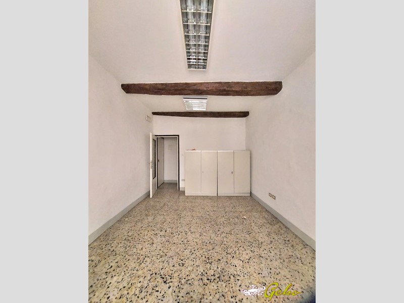 Ufficio in Affitto a San Gimignano, 600€, 35 m²