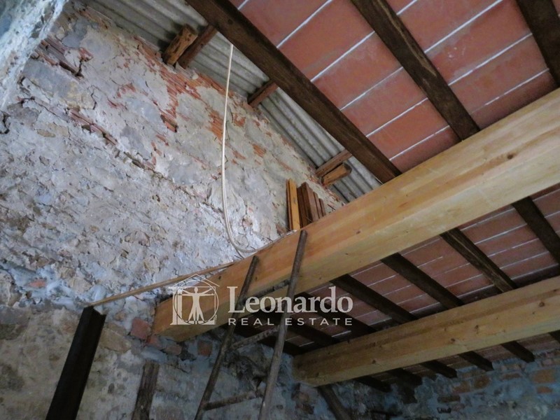 Casa Indipendente in Vendita a Massarosa, zona Bozzano, 35'000€, 37 m²