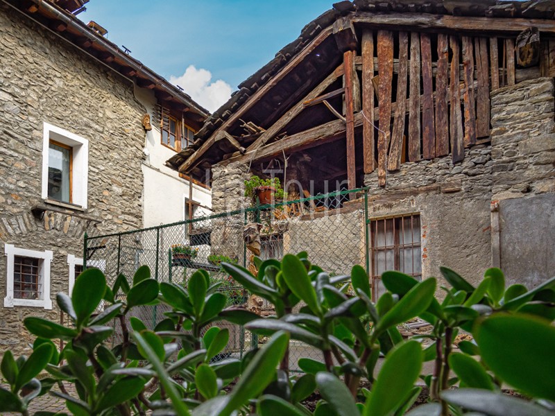 Rustico in Vendita a Villeneuve, 45'000&euro;, 100 m²