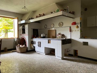 Casa Semi Indipendente in Vendita a Urbe, 55'000€, 150 m²