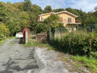 Trilocale in Vendita a Urbe, 25'000€, 42 m², con Box