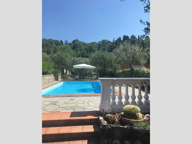 Casa Indipendente in Vendita a Fosdinovo, 580'000€, 200 m², con Box