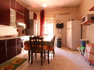 Appartamento in Vendita a Siracusa, zona viale Scala Greca, 140'000&euro;, 187 m²