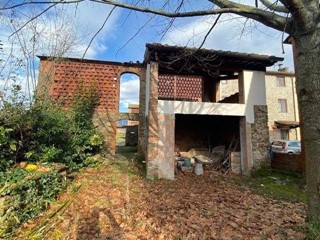 Casa Indipendente in Vendita a Capannori, zona Segromigno In Piano, 240'000€, 130 m²