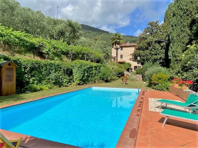 Casa di corte in Vendita a Lucca, zona Vicopelago, 850'000€, 230 m²