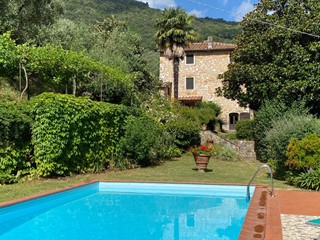 Casa di corte in Vendita a Lucca, zona Vicopelago, 850'000€, 230 m²