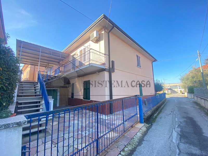 Appartamento in Vendita a Castelnuovo Magra, 180'000€, 120 m²