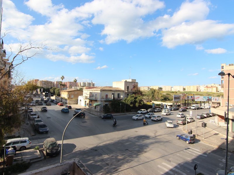 Quadrilocale in Vendita a Siracusa, zona viale Santa Panagia, 118'000&euro;, 123 m²