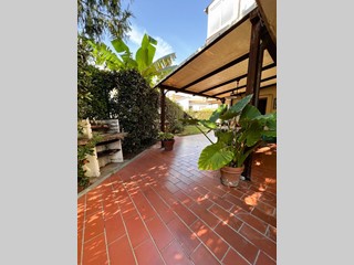 Villa in Vendita a Pisa, 590'000€, 250 m², con Box