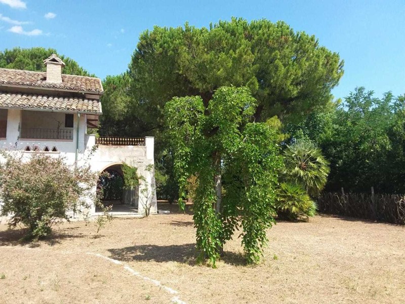 Casa Indipendente in Vendita a Tortoreto, 590'000€, 2400 m²