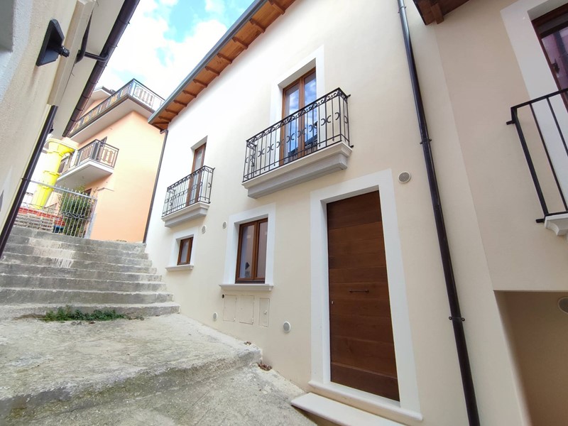 Casa Indipendente in Vendita a L'Aquila, zona Paganica, 99'000€, 110 m²