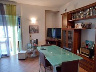 Quadrilocale in Vendita a Carrara, zona Avenza, 149'000€, 75 m²