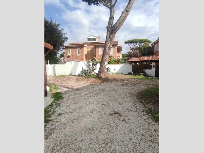 Bilocale in Vendita a Fiumicino, 120'000€, 45 m²