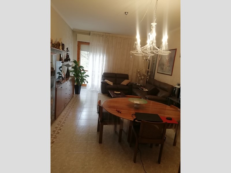 Appartamento in Vendita a Roma, zona Cinecittà, 340'000€, 124 m²