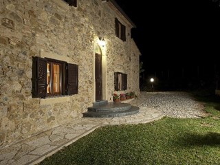 Casa Indipendente in Vendita a Chianni, 300 m²