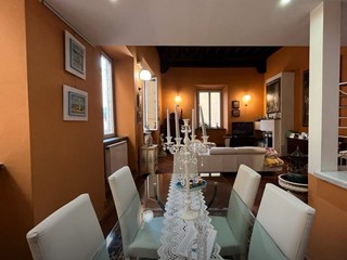 Appartamento in Vendita a Lucca, 550'000&euro;, 230 m²