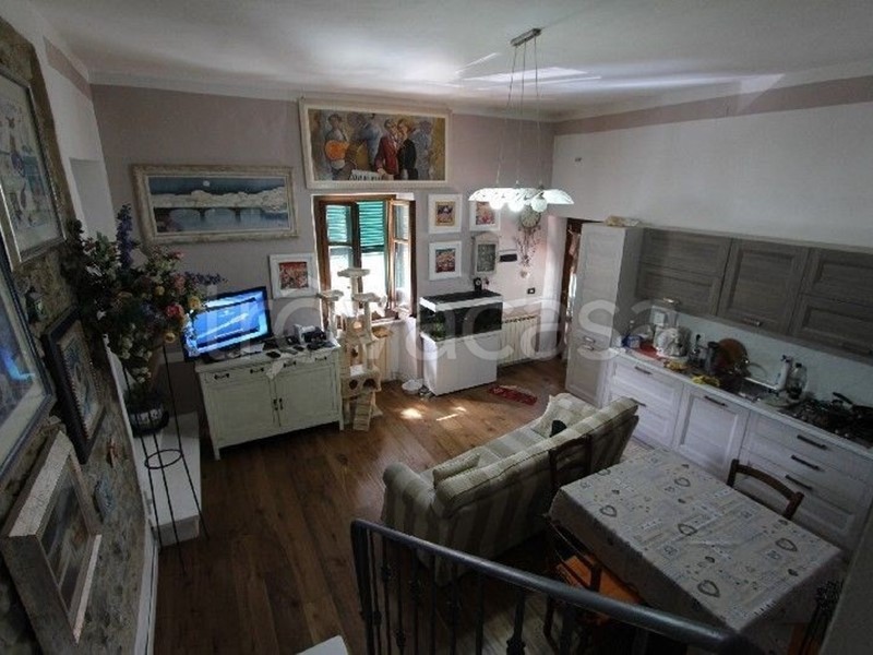 Appartamento in Vendita a Aulla, zona Caprigliola, 195'000€, 92 m²