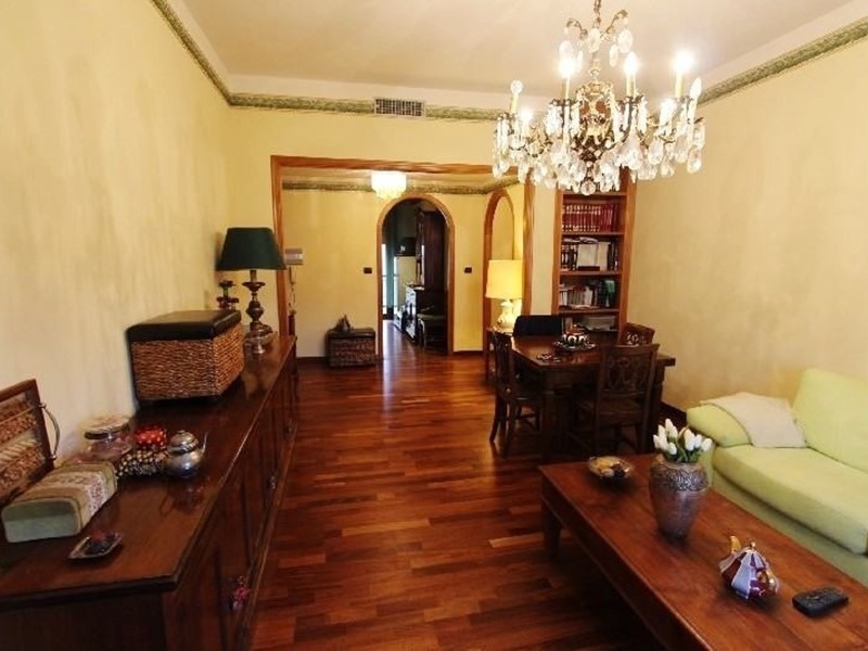 Appartamento in Vendita a La Spezia, 195'000&euro;, 90 m², con Box