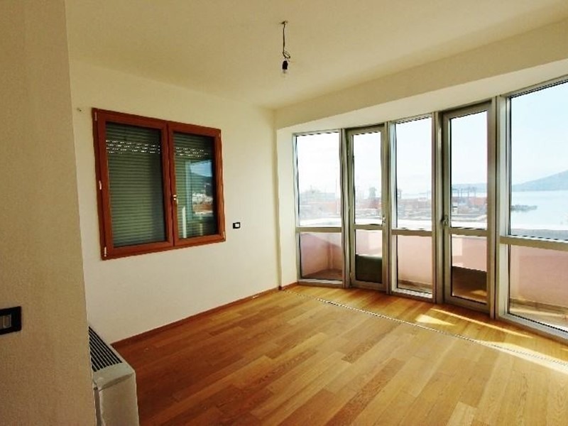 Appartamento in Vendita a La Spezia, 322'000&euro;, 114 m², con Box