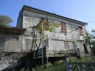 Casa Indipendente in Vendita a Vezzano Ligure, 180'000€, 115 m²