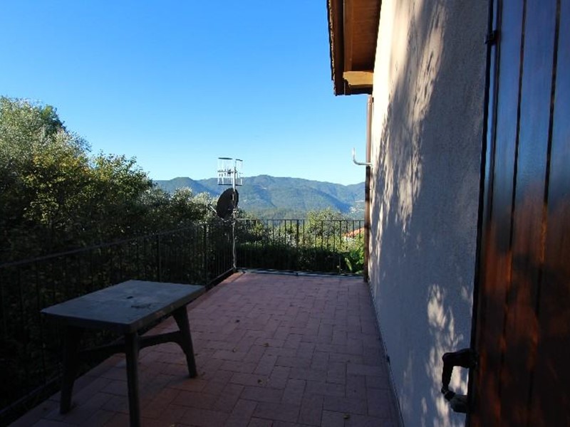 Casa Semi Indipendente in Vendita a Beverino, 450'000€, 192 m²