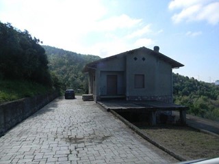 Casa Indipendente in Vendita a Santo Stefano di Magra, zona Ponzano Superiore, 270'000€, 250 m², arredato, con Box